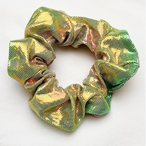 4 FOR $16 🔥 Metallic Scrunchie Hair Accessories - Picture 1 of 3